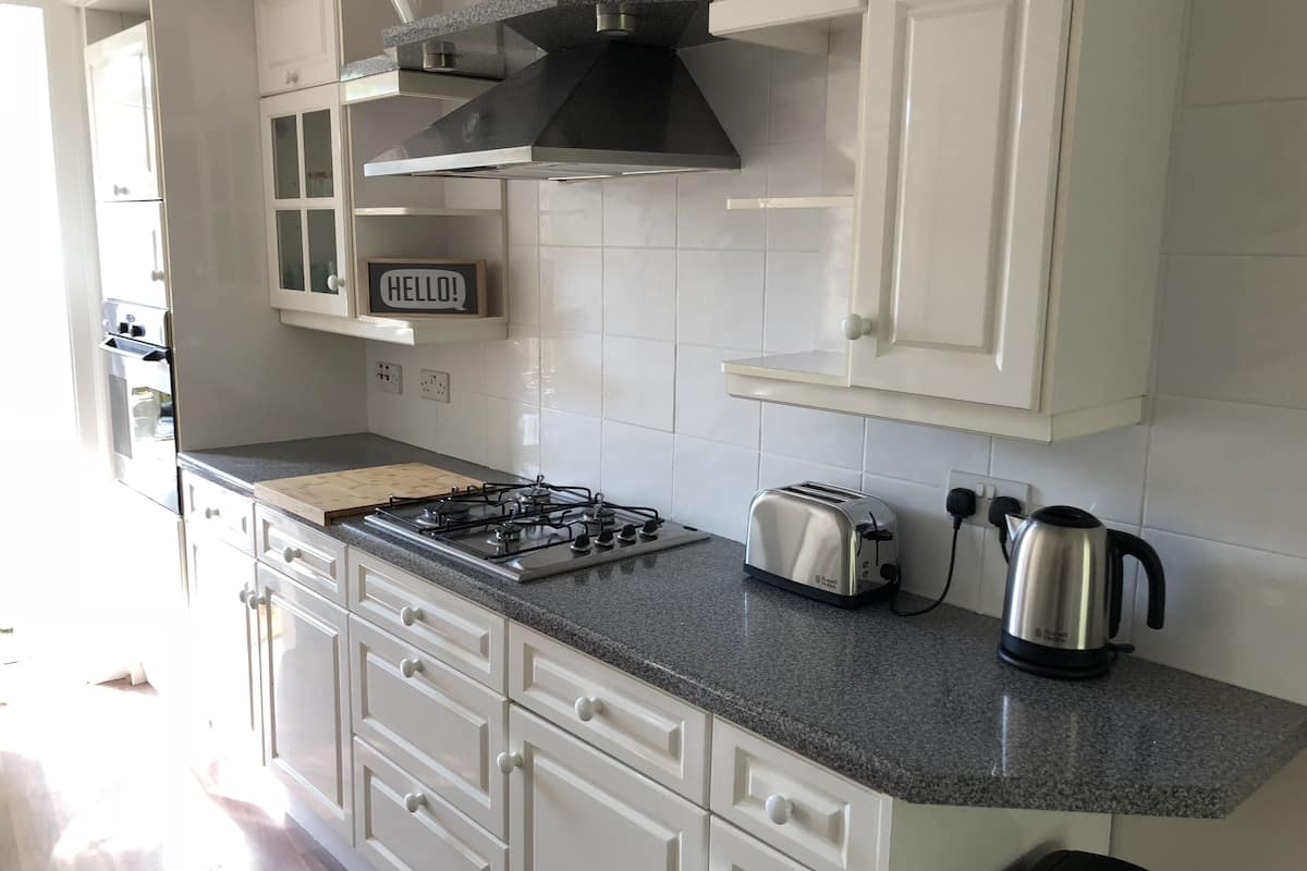 apartment, 3 bedrooms | shared kitchen | espresso maker, coffee/tea maker, electric kettle