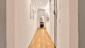 Appartamento City, 3 camere da letto | Area soggiorno | TV a schermo piatto 20 pollici con canali digitali, TV