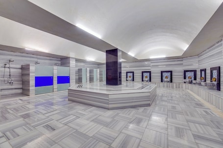 Sauna, steam room, Turkish bath/hammam. Aydin Cemberlitas Otel