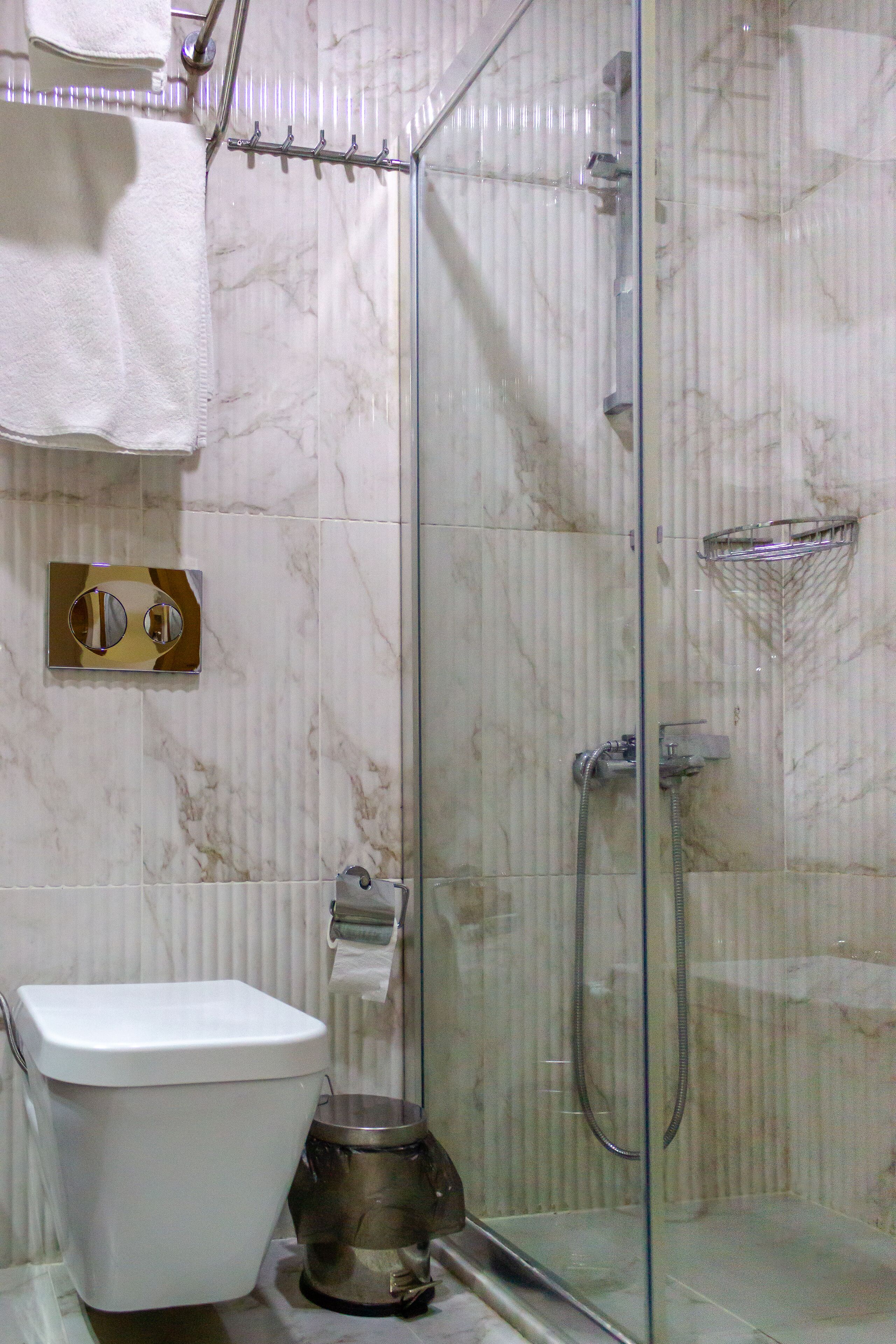 standard double or twin room | bathroom | shower, hair dryer