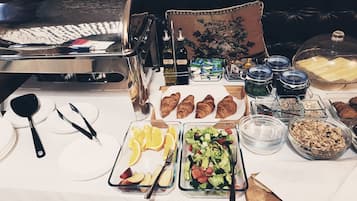 Daily buffet breakfast for a fee