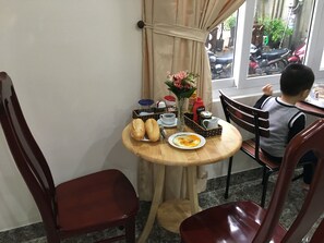 Daily local cuisine breakfast for a fee