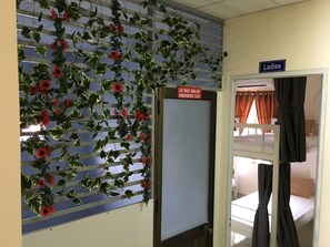 Bed in 10-Bed Mixed Dorm | Blackout drapes, soundproofing, free WiFi, bed sheets