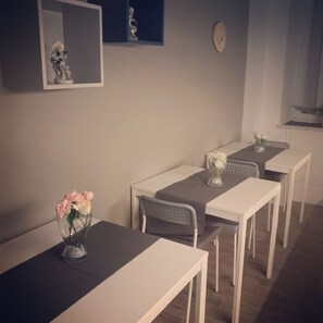 Full-size fridge, microwave, oven, stovetop - Domus Alysar (Rome)