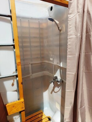 Chambre Quadruple Classique | Salle de bain