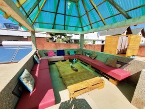 Classic Quadruple Room | Living area - Villa Malaka (Dakar)