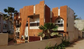 Fachada de la propiedad