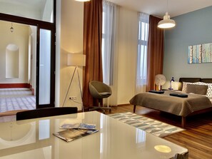 Standard Apartment | 1 bedroom, laptop workspace, blackout curtains, soundproofing - Katie's Apartment (Budapest)