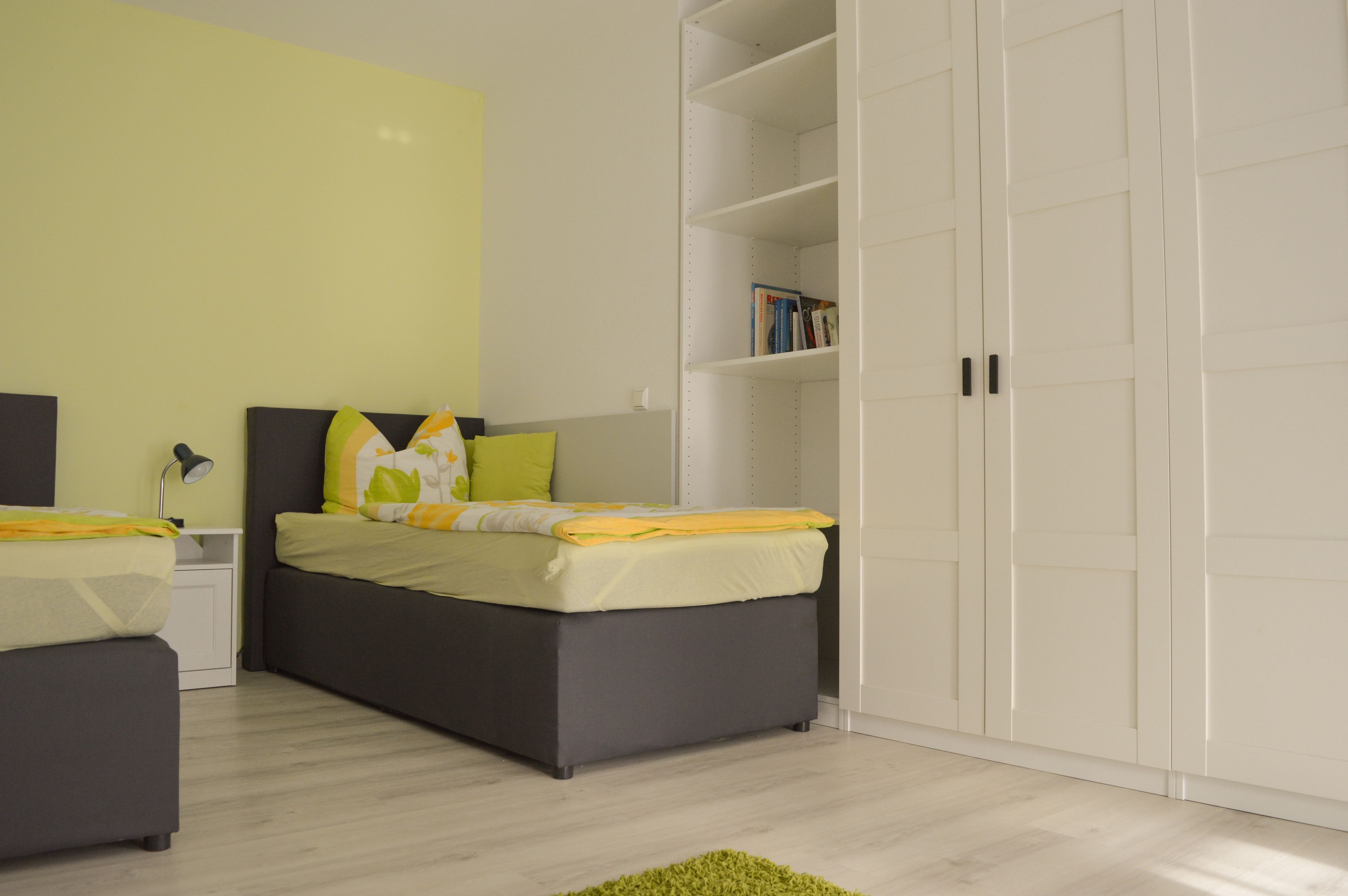 Comfort-Doppel- oder -Zweibettzimmer, 2 Einzelbetten | Zustellbetten, kostenloses WLAN, Bettwäsche