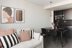 Apartment, 1 Bedroom, Terrace | Bathroom | Shower, free toiletries, hair dryer, towels