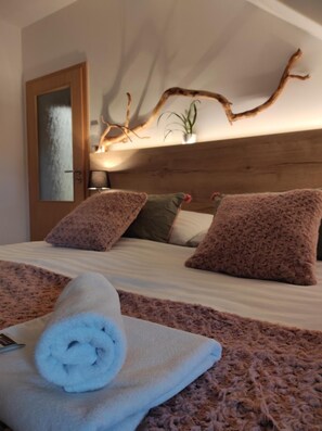 In-room safe, iron/ironing board, free WiFi, bed sheets