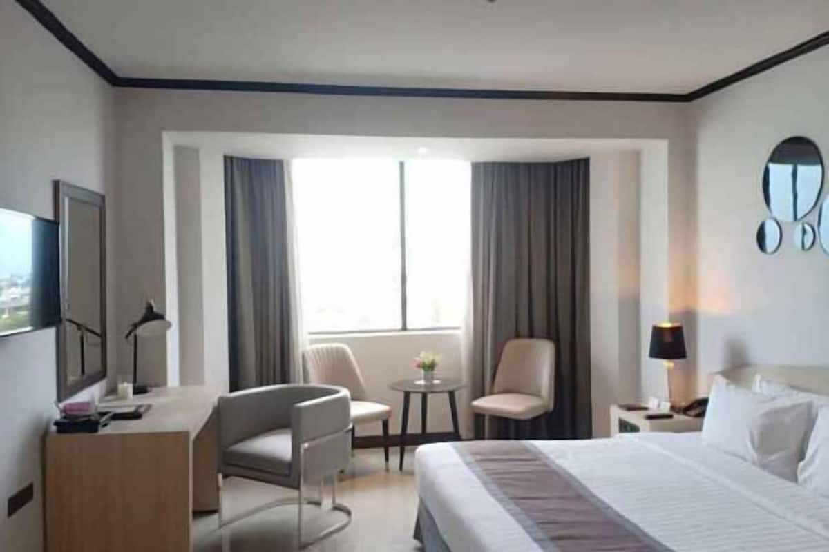 1 slaapkamer, een minibar, een kluis op de kamer, een bureau