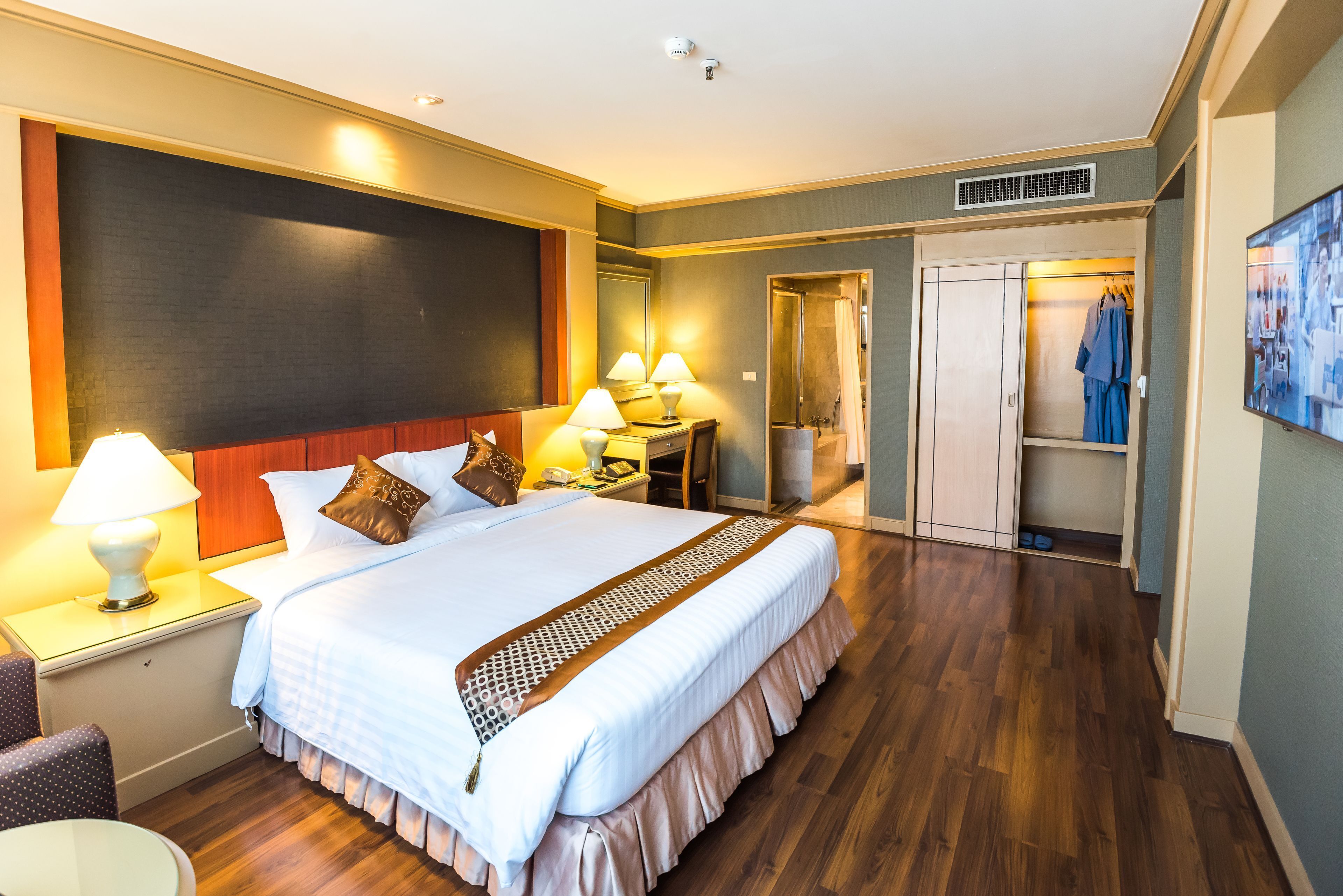 Minibar, in-room safe, desk, blackout curtains