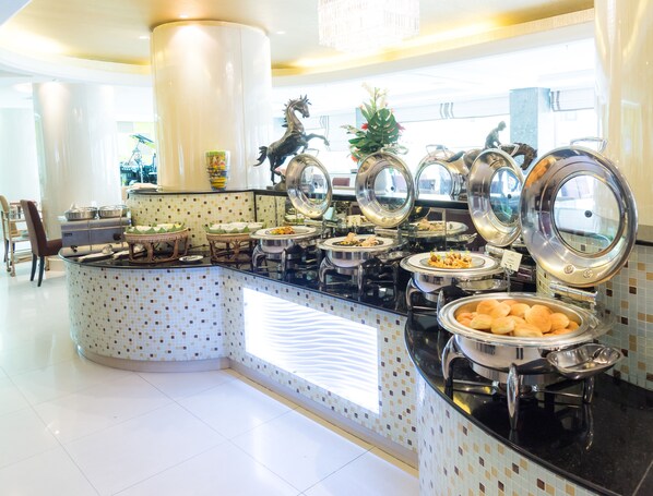 Breakfast, lunch, dinner served; Asian cuisine 