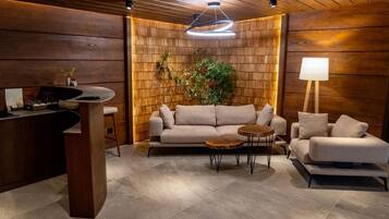 Grand chalet | Luxe beddengoed, een minibar, een kluis op de kamer