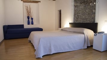 Junior Suite | Minibar, desk, free cribs/infant beds, free WiFi
