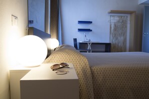 Junior Suite | Minibar, desk, free cribs/infant beds, free WiFi