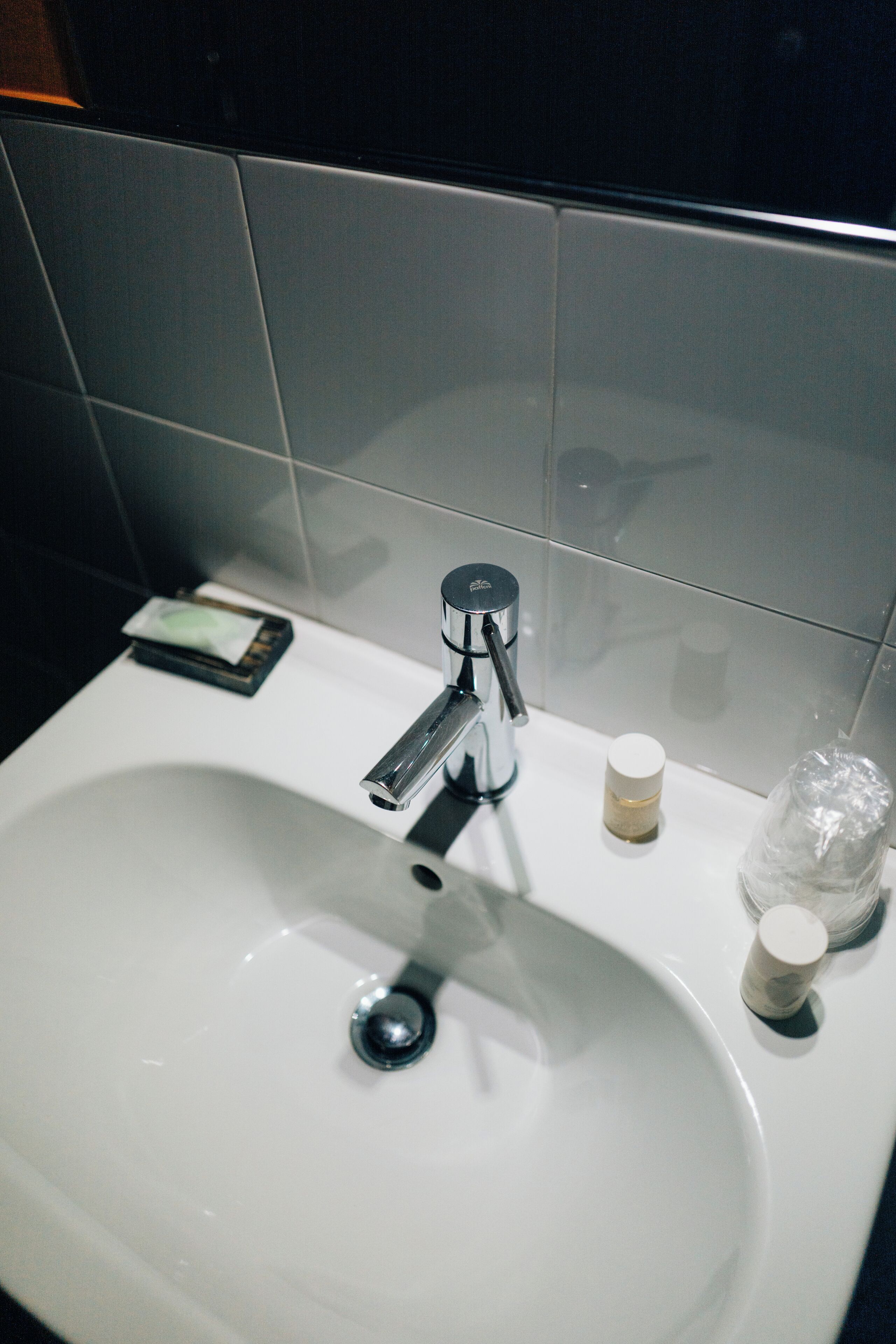 classic double room | bathroom | free toiletries, hair dryer, bidet, towels