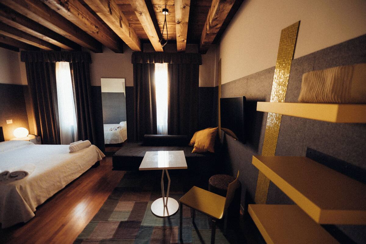 triple room | minibar, desk, free cots/infant beds, free wifi