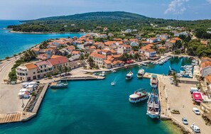 Marina - Stunning apartment in Sucuraj with WiFi (Sucuraj)