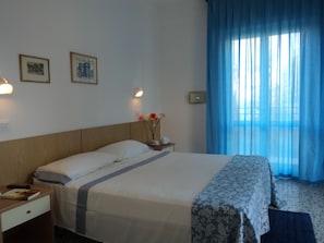 In-room safe, desk, soundproofing, free WiFi - Hotel Irene (Riccione)