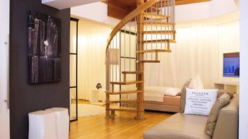 2 bedrooms, down duvets, individually decorated, individually furnished