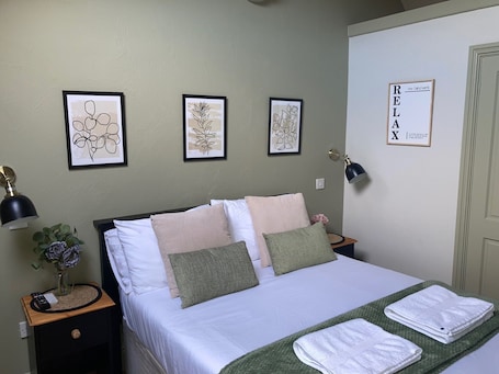 Double Room (Room 3) | Iron/ironing board, free WiFi, bed sheets