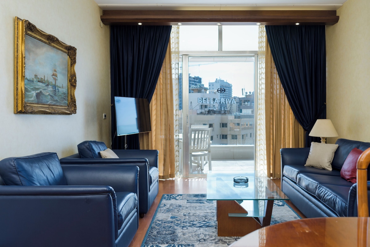 Family Suite | In-room safe, desk, blackout drapes, iron/ironing board