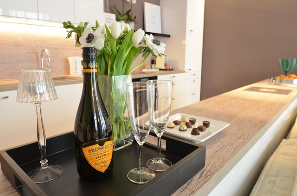 Departamento de diseñador, 2 habitaciones, con acceso para personas discapacitadas (Asante) | Cocina privada | Refrigerador, horno, parrilla de estufa y lavavajillas 