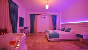 2 bedrooms, bed sheets - Villa Turkuaz (Kas)
