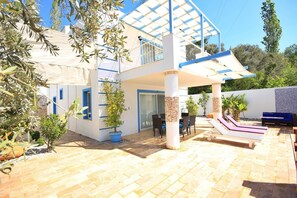 Villa, 2 Schlafzimmer, eigener Pool | Terrasse/Patio