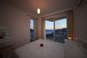 Villa, 5 Schlafzimmer, eigener Pool, Meerblick | 5 Schlafzimmer, Bettwäsche