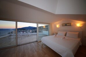 Villa, 5 Bedrooms, Private Pool, Sea View | 5 bedrooms, bed sheets - Villa Su (Kas)