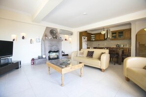 Villa, 4 Bedrooms, Private Pool, Sea View | Living area