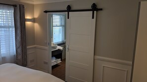 Lyxigt dubbelrum | Sängtillbehör av högsta kvalitet, minibar och mörkläggningsgardiner
