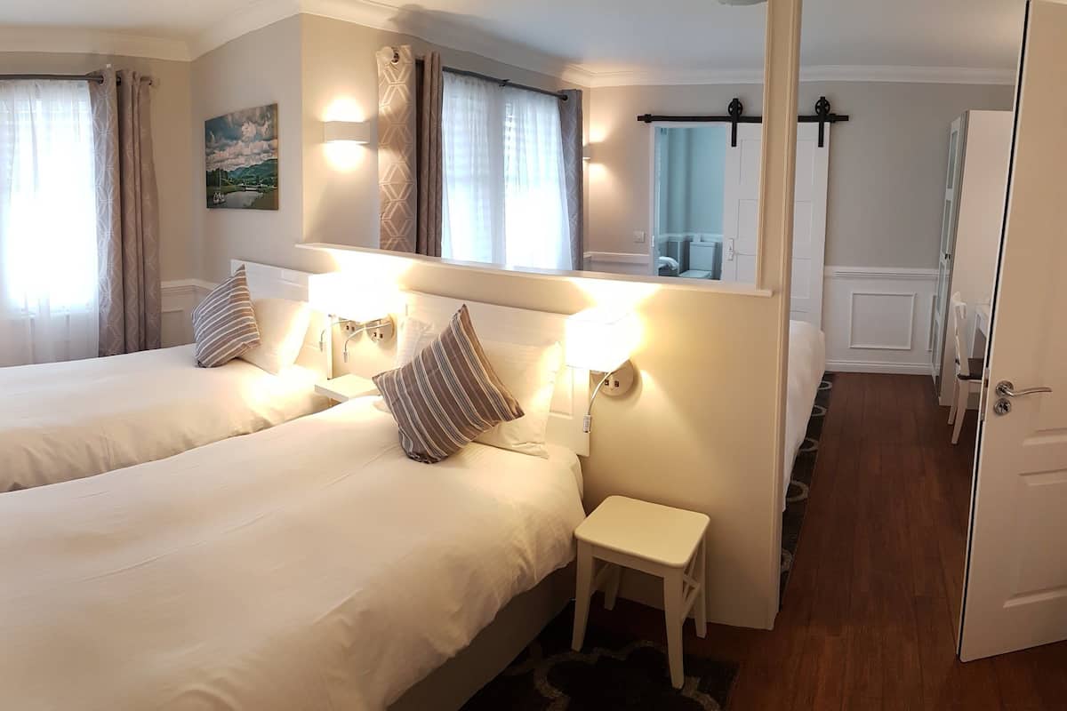 Family Junior Suite | 1 bedroom, premium bedding, minibar, desk