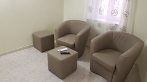 Club Duplex, 1 King Bed, Non Smoking (Corniglia) | Living area | Flat-screen TV - Vento di grecale (Riomaggiore)