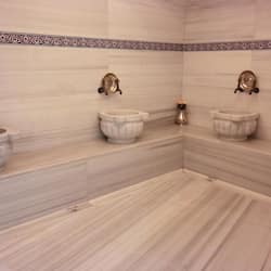 Sale per trattamenti di coppia, sauna, vasca idromassaggio, bagno turco