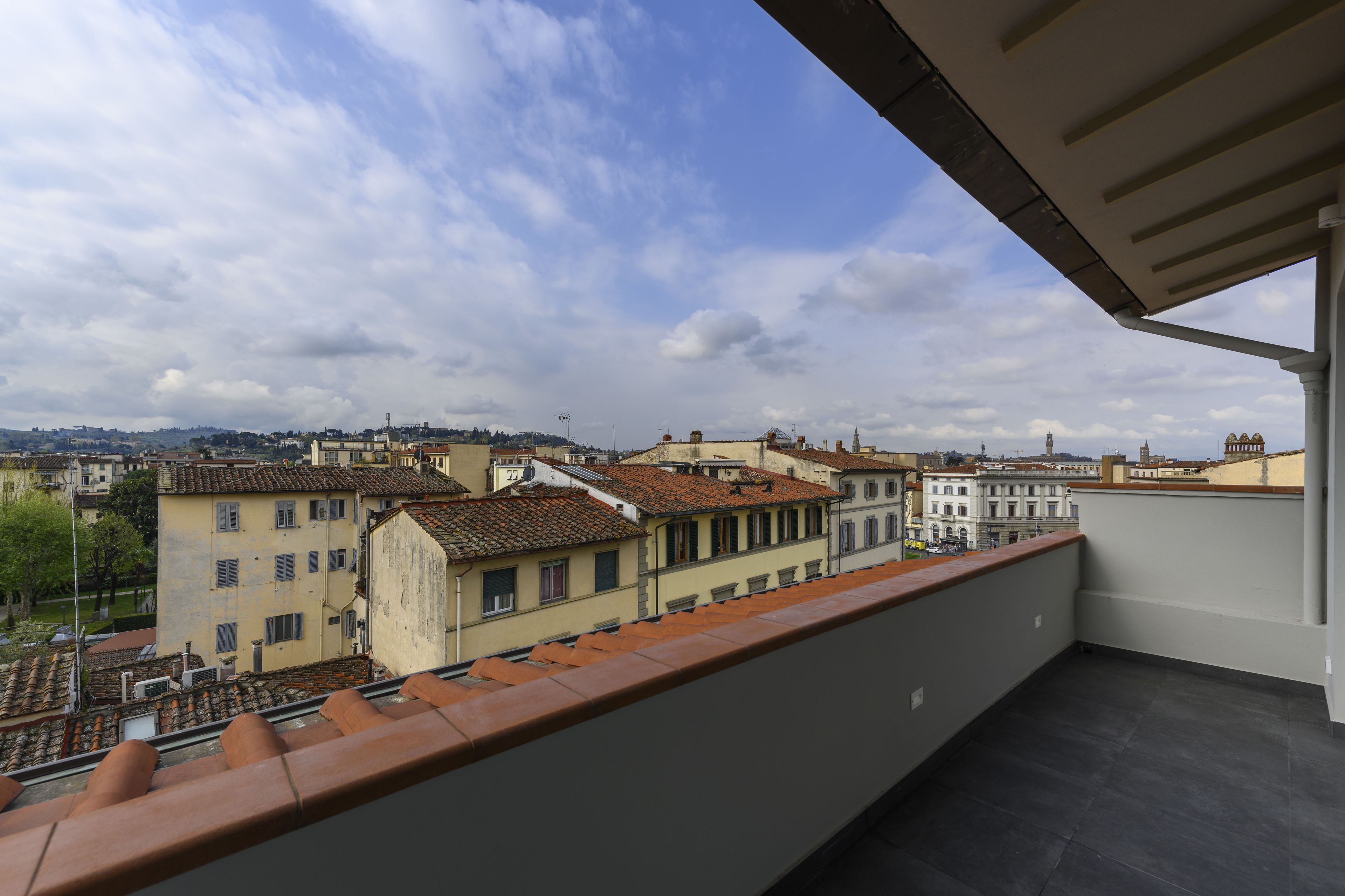 Suíte superluxo, vista para a cidade | Terraço/pátio