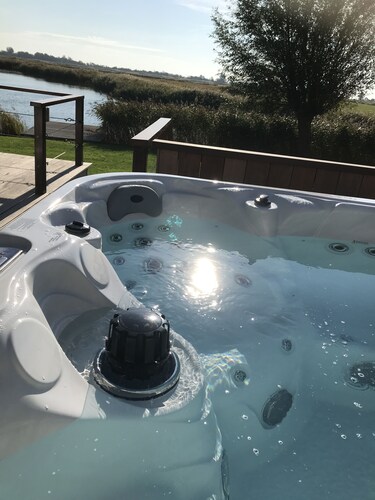 FH with beautiful view, outdoor sauna and outdoor whirlpool