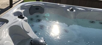 FH with beautiful view, outdoor sauna and outdoor whirlpool