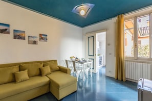 Apartment, 1 Schlafzimmer | Wohnzimmer | Flachbildfernseher