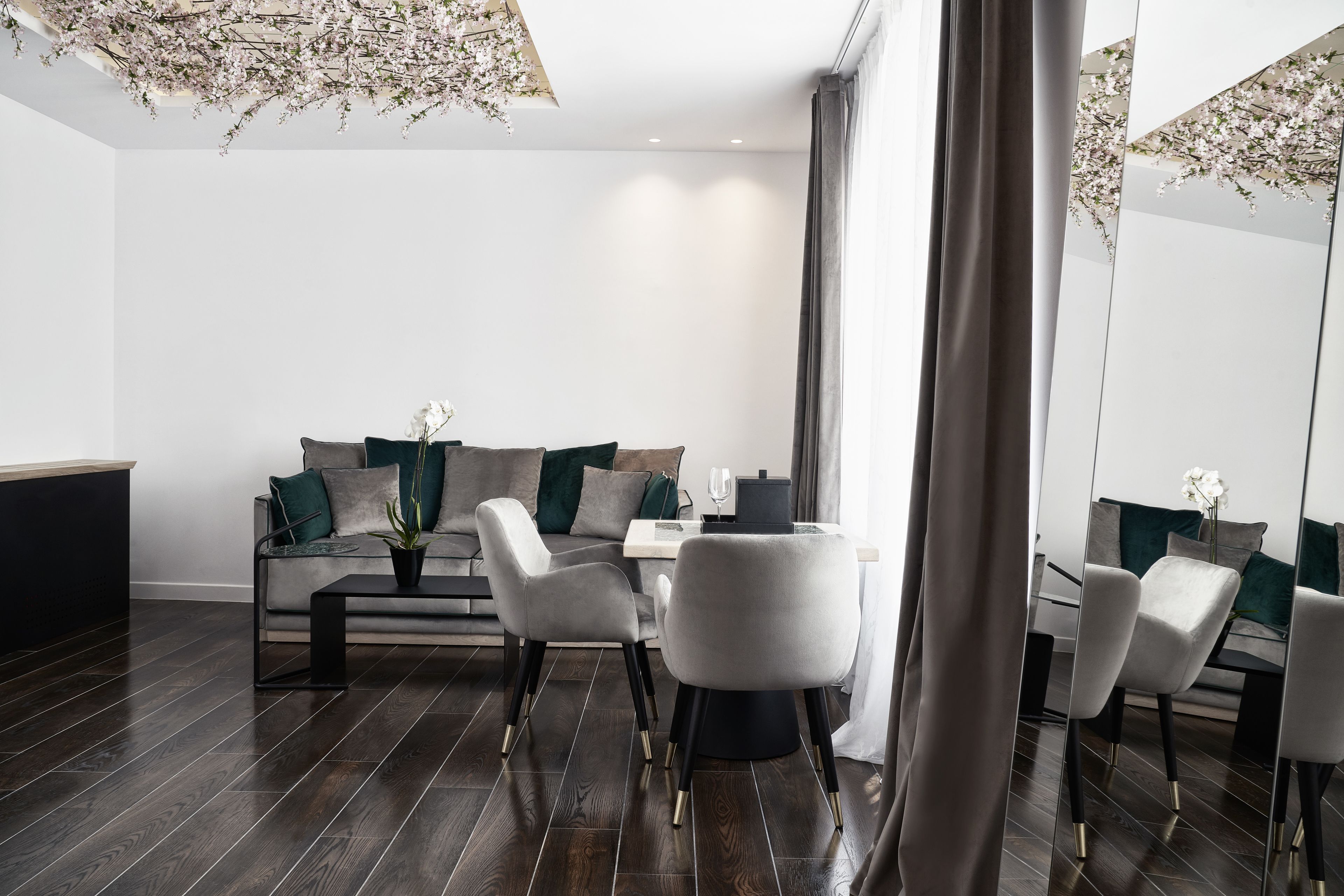 flat-screen tv, ipod dock