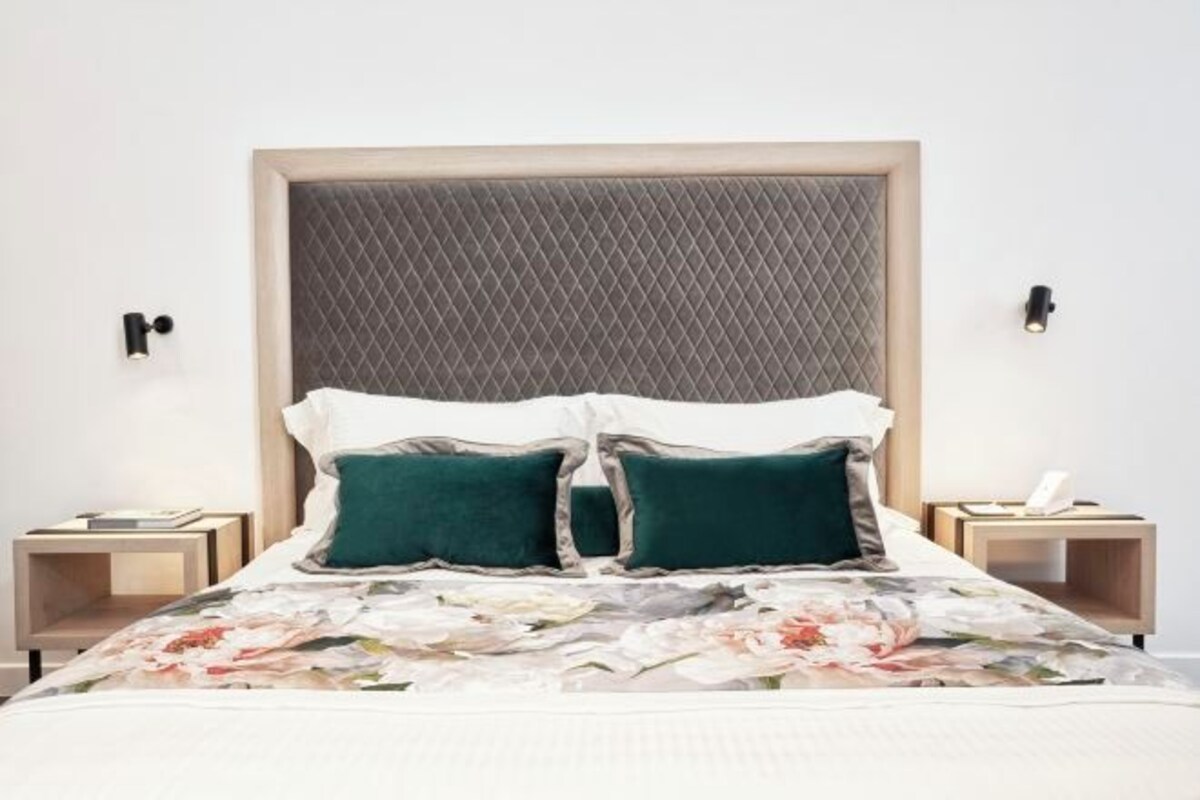 Free minibar items, in-room safe, desk, blackout curtains