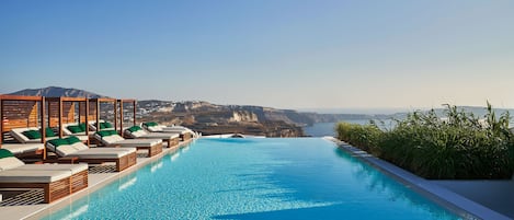 Seasonal outdoor pool, sun loungers