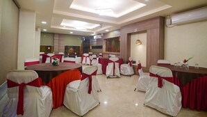 Dining - Hotel Kamla Regency (Bhopal)