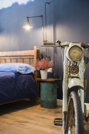Deluxe Double Room, City View (Industriale) | Premium bedding, down comforters, in-room safe, individually decorated
