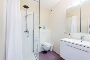 Apartment, 1 Bedroom (Laagland 305) | Bathroom