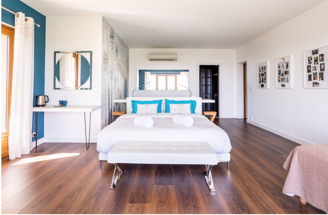 Spectacular views, Provencal villa  Private pool, hot tub, pool table, gym room