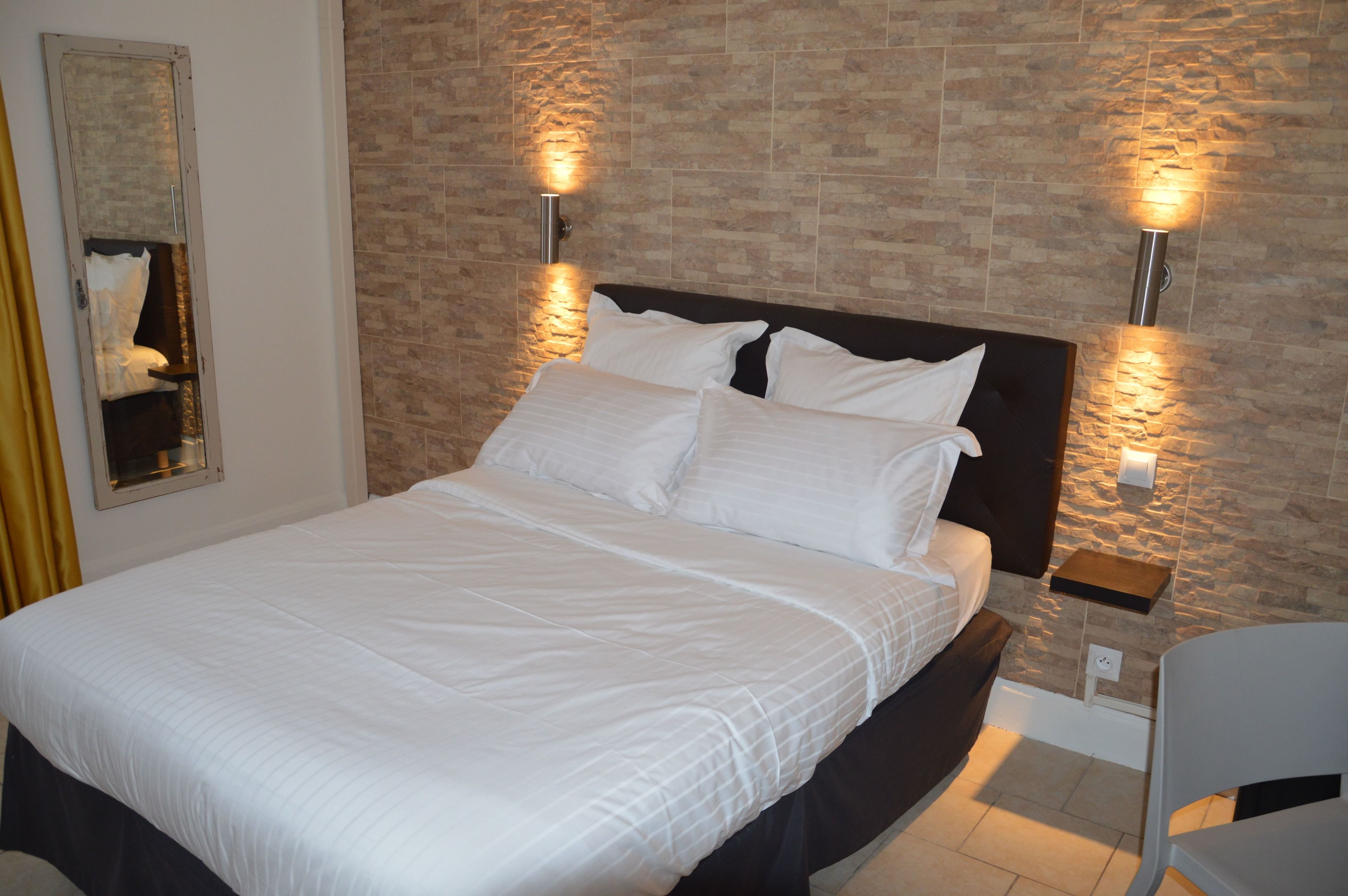 Traditional Double Room | Minibar, in-room safe, individually decorated, individually furnished